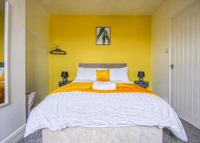 Skelton House - Fast Wi-Fi - Work Stays - Groups Leeds 