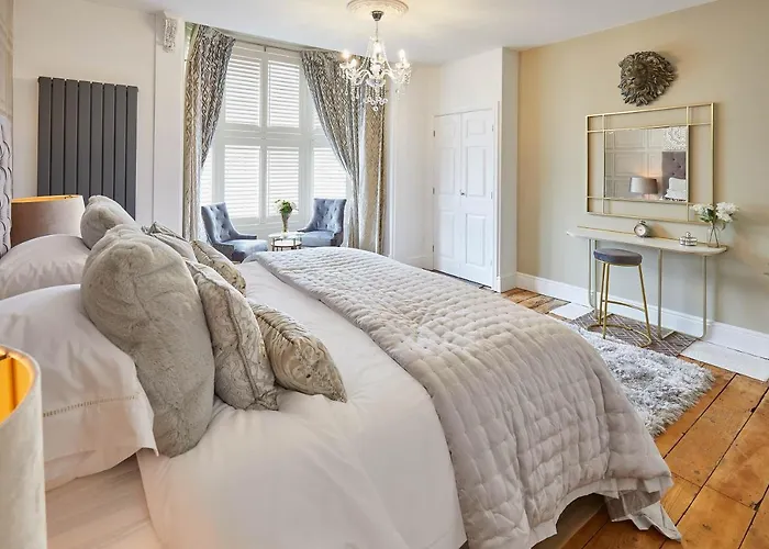 Host & Stay - Apartment 2, 15 Prospect Hill Whitby