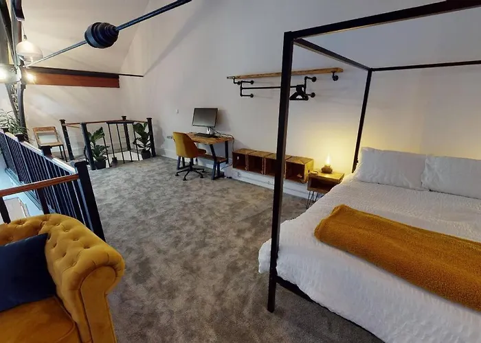 Hu1 Boutique City Apartment- Sleeps 6 Kingston upon Hull