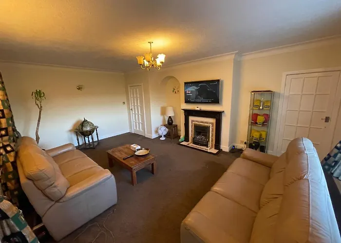 Beautiful 3 Bedroom House Leeds 