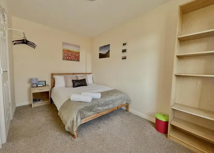 Guestready-Close To Leeds City, Spacious, Sleeps 6 Hotel