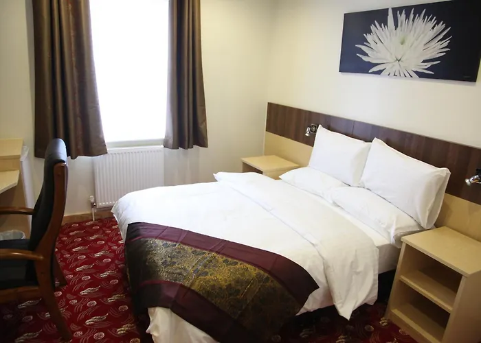 Cambridge Hotel Huddersfield