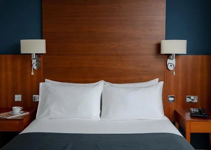 Leeds (West Yorkshire) Hotels With Jacuzzi in Room