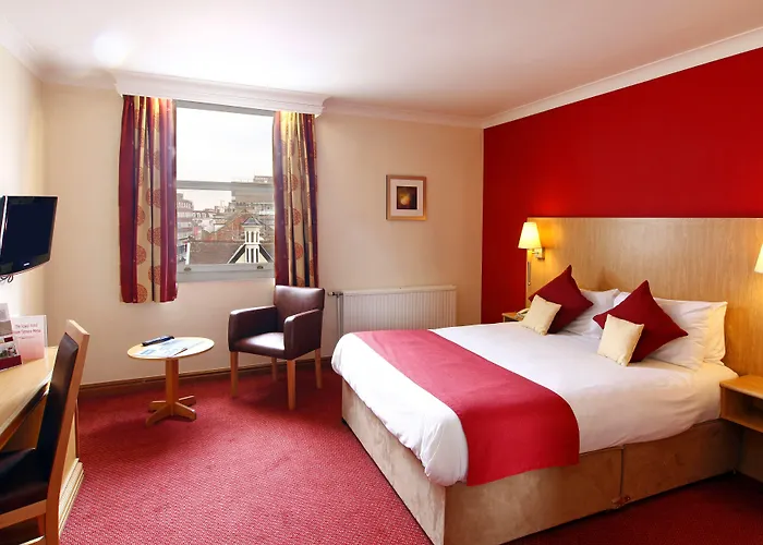 Kingston upon Hull hotels near Pearson Park