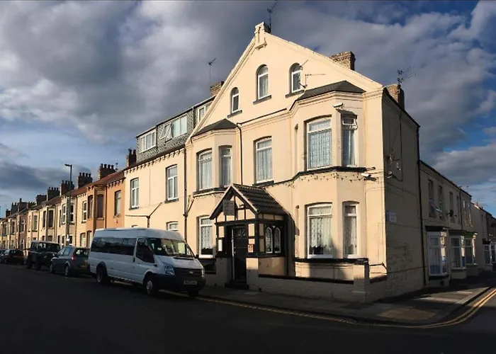 Oyo Tudor Lodge - Redcar Beach