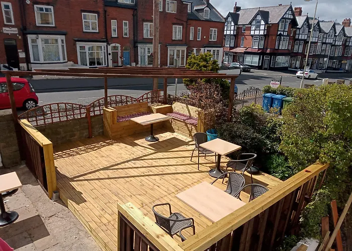 Scarborough hotels near North Bay Railway
