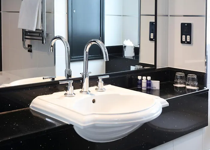 Leeds (West Yorkshire) hotels near Thackray Medical Museum