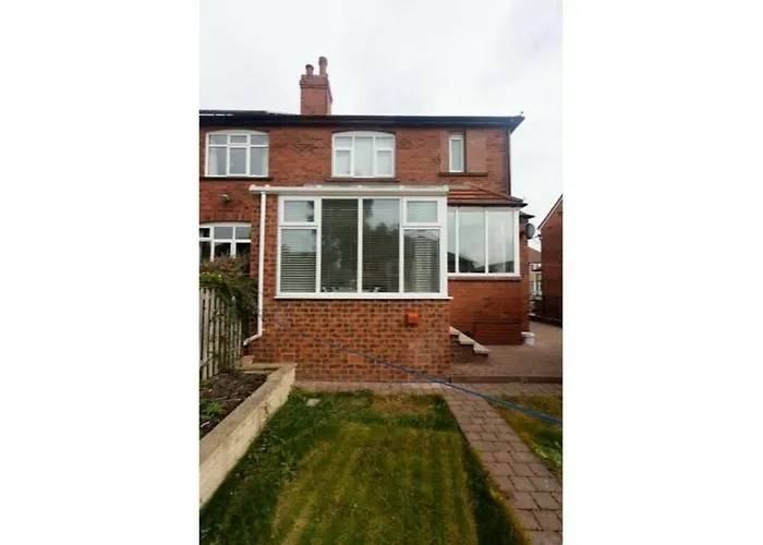 Montagu House Villa Leeds 